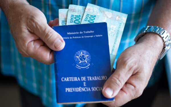 Vantagens de ser CLT: benefícios e segurança no emprego