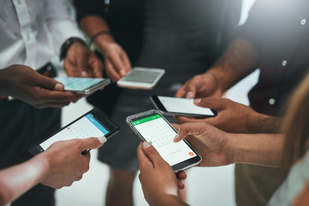Qual a diferença entre canal, comunidade e grupo no WhatsApp